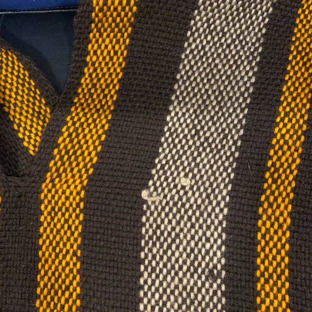 Vintage Woven Poncho - Picture 6 of 6